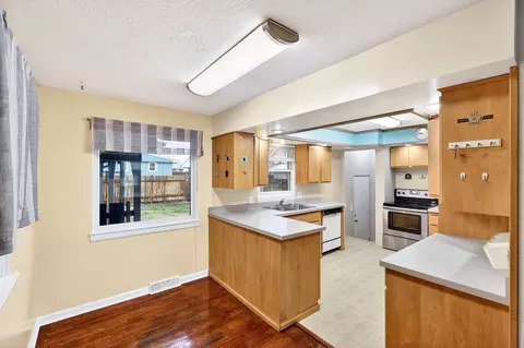 5727 N Maple St, Spokane, WA 99205 photo 12