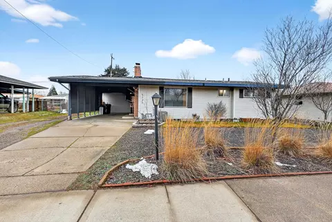 5727 N Maple St, Spokane, WA 99205 photo 2