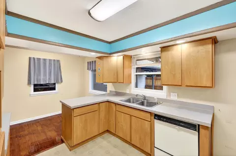 5727 N Maple St, Spokane, WA 99205 photo 16