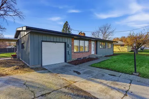 Exterior - 7808 E Broadway Ave, Spokane Valley, WA 99212 photo 4 of 15