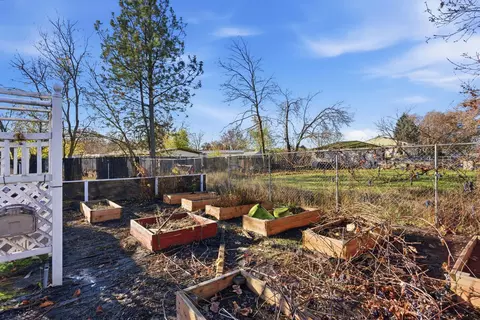 Exterior - 7808 E Broadway Ave, Spokane Valley, WA 99212 photo 14 of 15