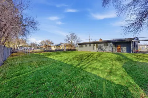 Exterior - 7808 E Broadway Ave, Spokane Valley, WA 99212 photo 8 of 15