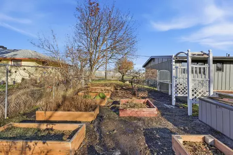 Exterior - 7808 E Broadway Ave, Spokane Valley, WA 99212 photo 12 of 15