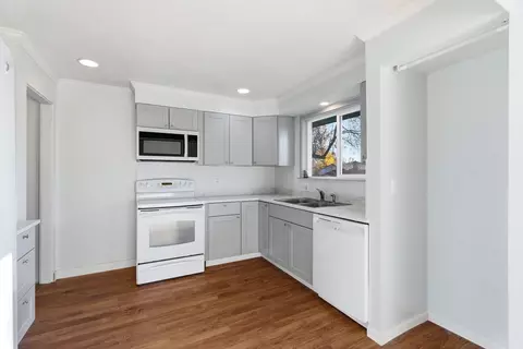 Kitchen - 7808 E Broadway Ave, Spokane Valley, WA 99212 photo 2 of 5