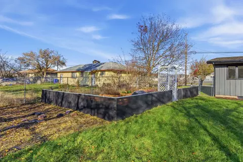 Exterior - 7808 E Broadway Ave, Spokane Valley, WA 99212 photo 10 of 15