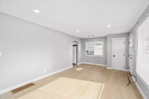 Living - 811 E Dalke Ave, Spokane, WA 99208 photo 3 of 5