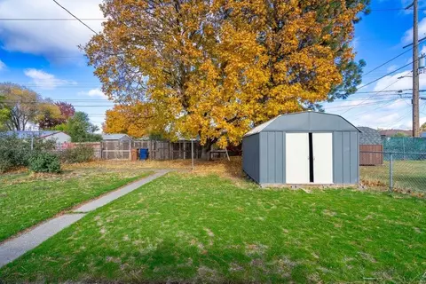 Exterior - 811 E Dalke Ave, Spokane, WA 99208 photo 5 of 6
