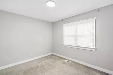 Bedroom - 811 E Dalke Ave, Spokane, WA 99208 photo 4 of 4