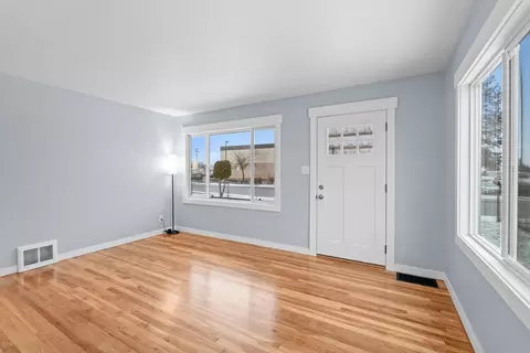 Living - 724 E Joseph Ave, Spokane, WA 99208 photo 3 of 5