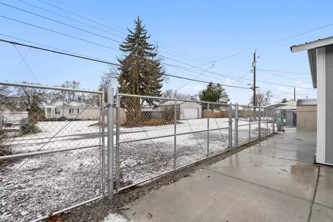 Exterior - 724 E Joseph Ave, Spokane, WA 99208 photo 8 of 8