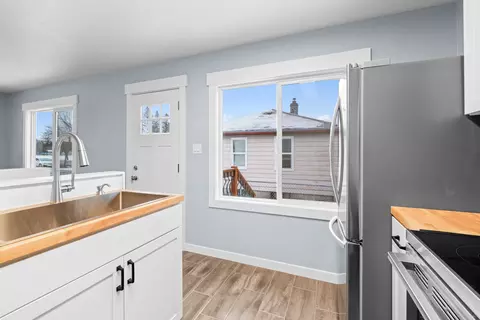 Entry Way - 724 E Joseph Ave, Spokane, WA 99208 photo 1 of 1