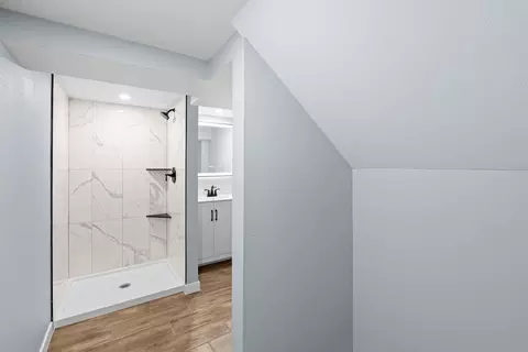 Bath - 724 E Joseph Ave, Spokane, WA 99208 photo 2 of 4