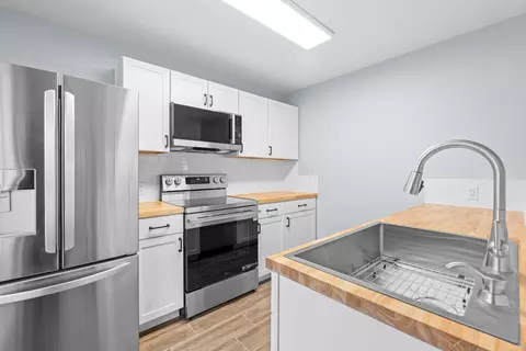Kitchen - 724 E Joseph Ave, Spokane, WA 99208 photo 1 of 2