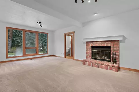 Living - 3611 E Pine Needle Ave, Colbert, WA 99005 photo 2 of 10