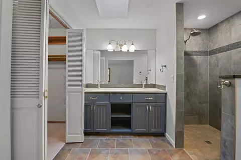 Bath - 3611 E Pine Needle Ave, Colbert, WA 99005 photo 3 of 5