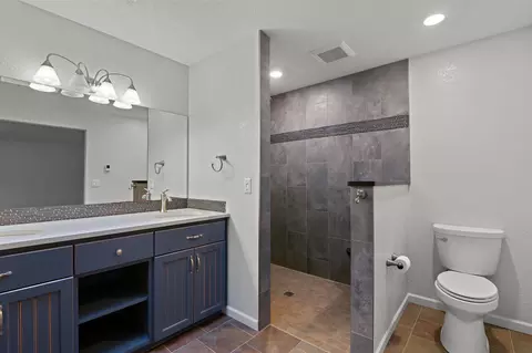Bath - 3611 E Pine Needle Ave, Colbert, WA 99005 photo 4 of 5