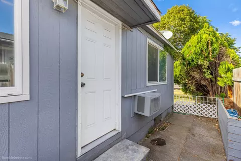 Exterior - 1508 E Queen Ave, Spokane, WA 99207 photo 4 of 11