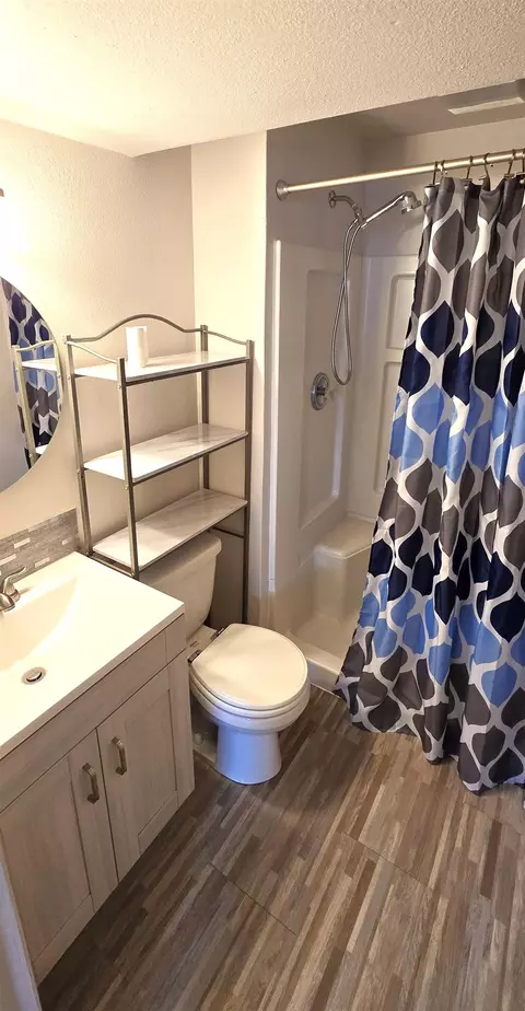 Bath - 2119 E Buckeye Ave, Spokane, WA 99207 photo 1 of 2