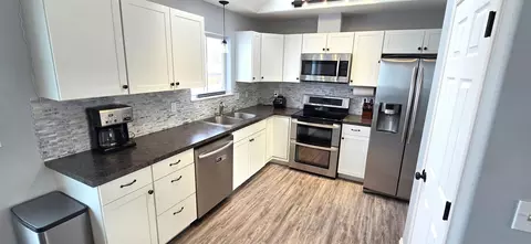 Kitchen - 2119 E Buckeye Ave, Spokane, WA 99207 photo 1 of 2