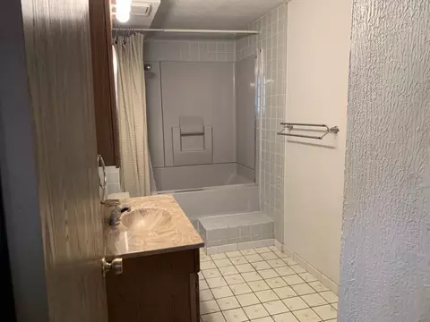 Bath - 4227 E 9th Ave, Spokane, WA 99202 photo 2 of 2