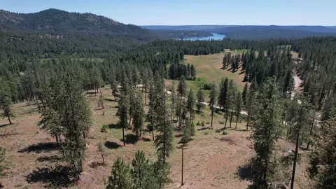 5550 Scotts Valley Rd, Deer Park, WA 99006