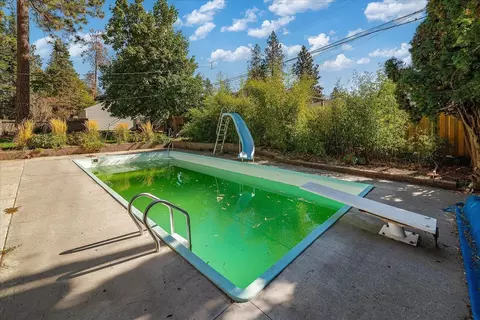 Exterior - 1110 E 28th Ave, Spokane, WA 99203 photo 10 of 12