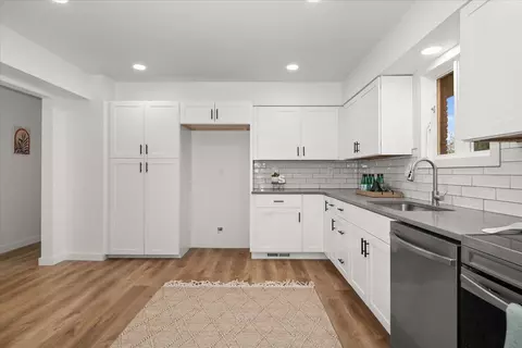Kitchen - 11303 E 9th Ave, Spokane, WA 99206 photo 4 of 4