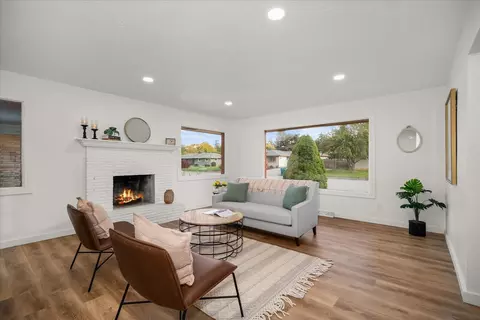 Living - 11303 E 9th Ave, Spokane, WA 99206 photo 2 of 5