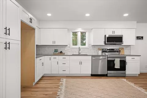 Kitchen - 11303 E 9th Ave, Spokane, WA 99206 photo 3 of 4