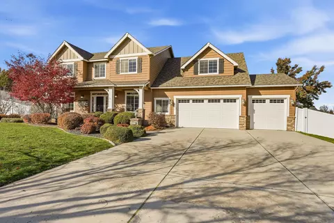 17211 E Rosemont Ln, Greenacres, WA 99016