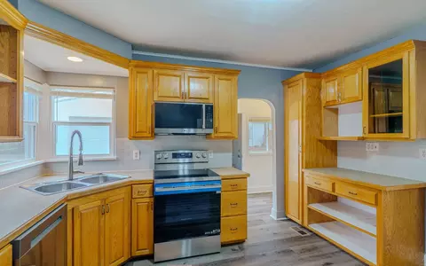 Kitchen - 1106 E 13th Ave, Spokane, WA 99202 photo 2 of 2