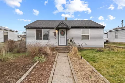 2214 E Rockwell Ave, Spokane, WA 99207