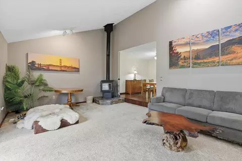 Living - 910 E Timberwood Cir, Spokane, WA 99208 photo 1 of 2