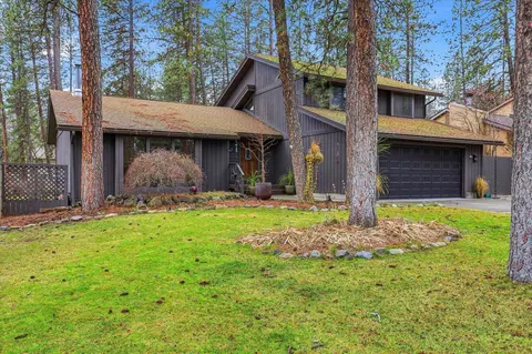 Exterior - 910 E Timberwood Cir, Spokane, WA 99208 photo 6 of 8