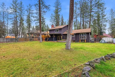 Exterior - 910 E Timberwood Cir, Spokane, WA 99208 photo 5 of 8