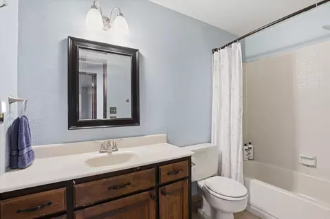 Bath - 910 E Timberwood Cir, Spokane, WA 99208 photo 2 of 2