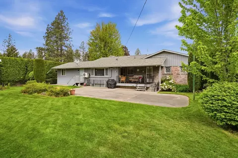 Exterior - 2214 E 36th Ave, Spokane, WA 99203 photo 11 of 12