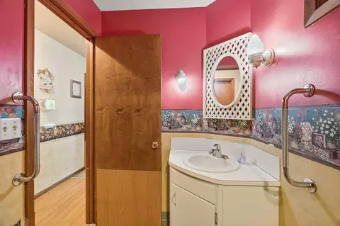 Bath - 2214 E 36th Ave, Spokane, WA 99203 photo 5 of 5