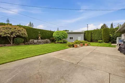 Exterior - 2214 E 36th Ave, Spokane, WA 99203 photo 8 of 12