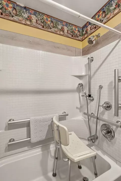Bath - 2214 E 36th Ave, Spokane, WA 99203 photo 4 of 5