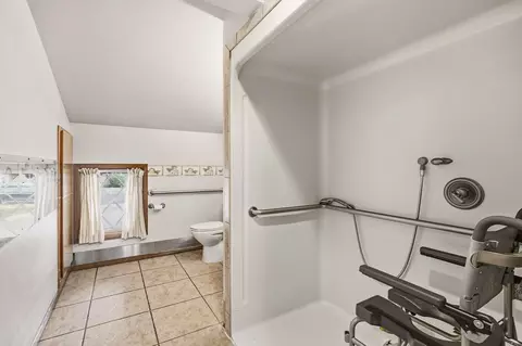 Bath - 2214 E 36th Ave, Spokane, WA 99203 photo 3 of 5