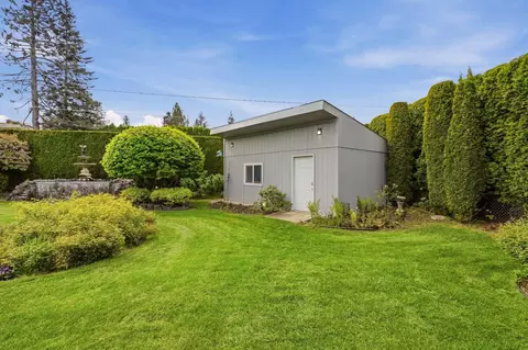 Exterior - 2214 E 36th Ave, Spokane, WA 99203 photo 10 of 12