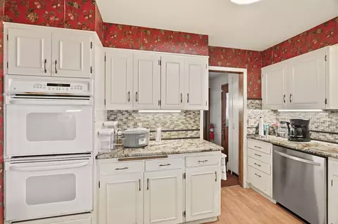 Kitchen - 2214 E 36th Ave, Spokane, WA 99203 photo 7 of 10