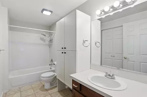 Bath - 202 E Weile Ave #4, Spokane, WA 99208 photo 1 of 1