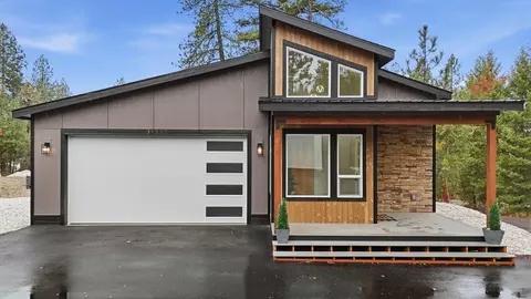 39897 Sunset Bay Rd, Loon Lake, WA 99148