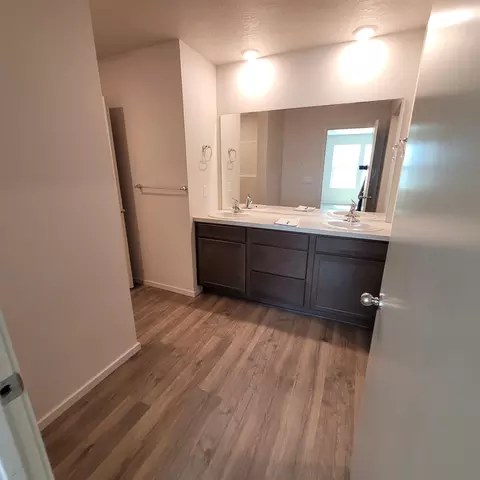 Bath - 1609 E A St, Deer Park, WA 99006 photo 2 of 3