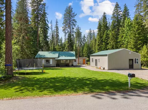 671 N Davis Rd, Usk, WA 99180