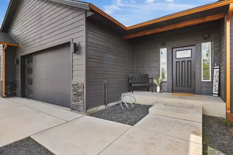 22711 S Gateway Ln, Cheney, WA 99004