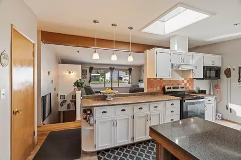 Kitchen - 13013 E 22nd Ave, Spokane Valley, WA 99216 photo 3 of 4