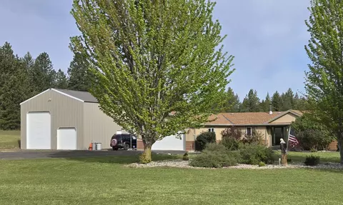 27601 N Scotts Ridge Ln, Chattaroy, WA 99003